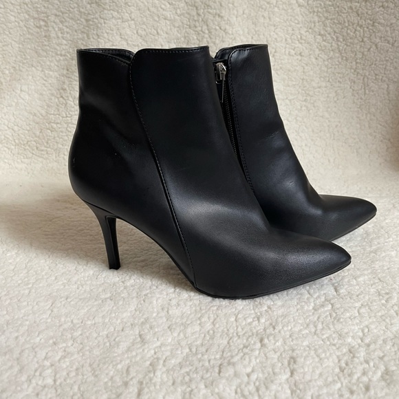 Black ankle booties - Picture 8 of 9